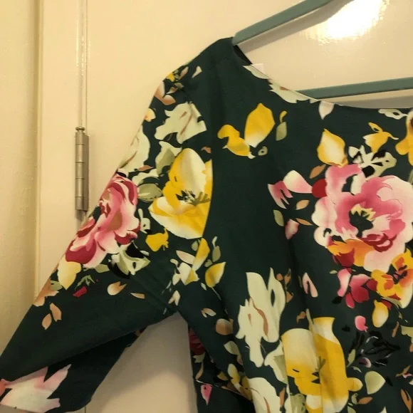 The Pretty Dress Company. Green floral swing dress - Picture 5 of 6